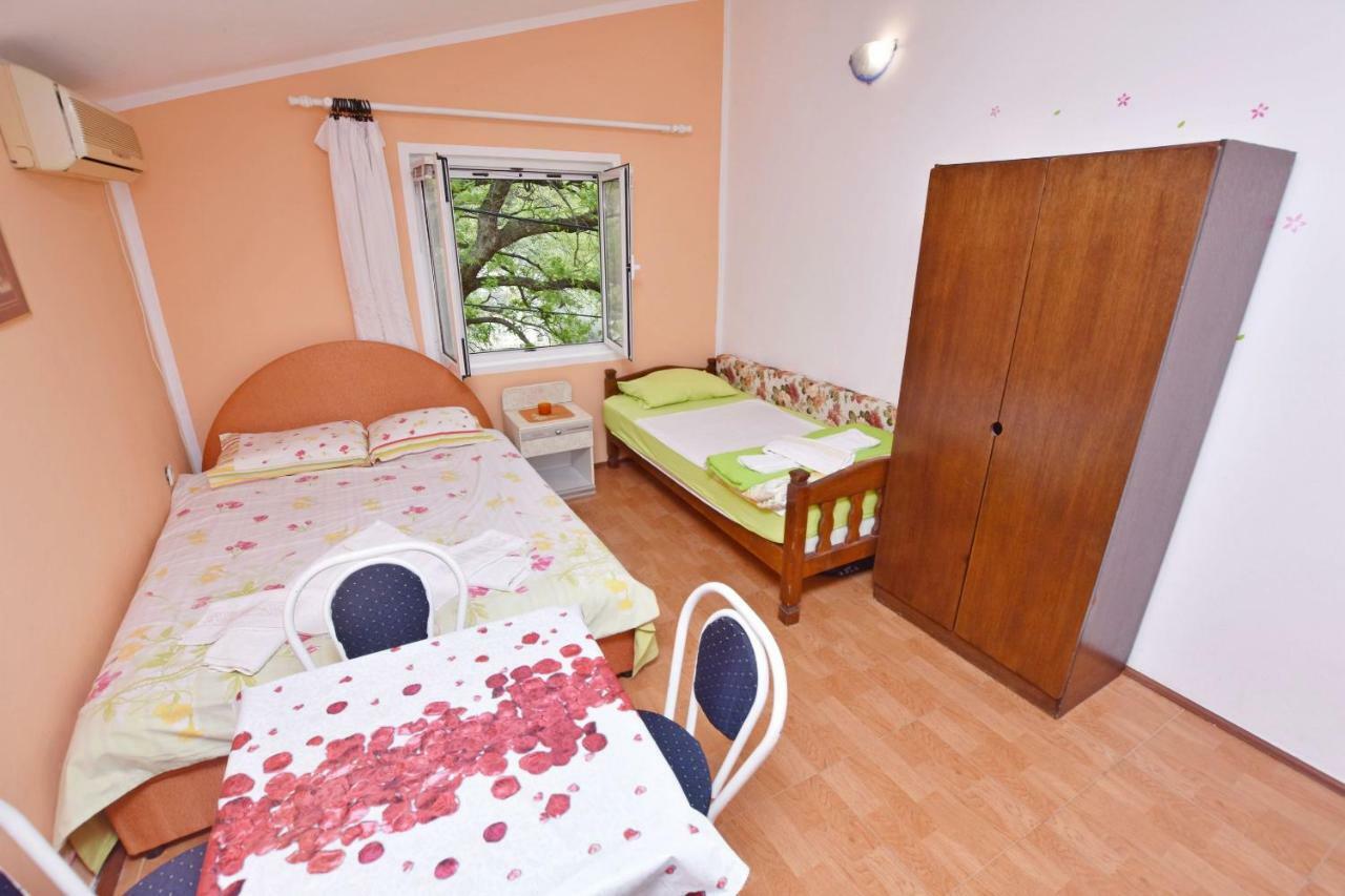 Apartments Siljak Petrovac Екстериор снимка