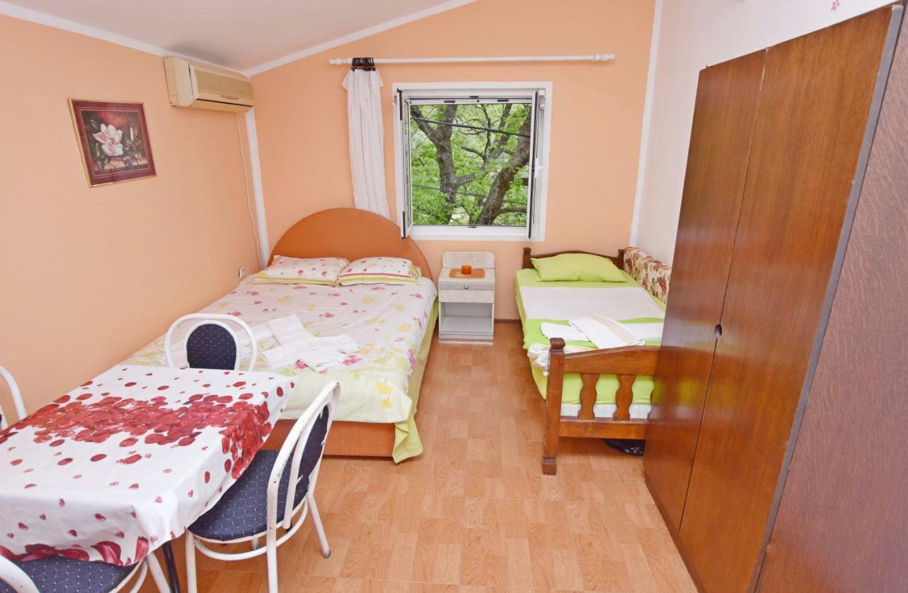Apartments Siljak Petrovac Екстериор снимка