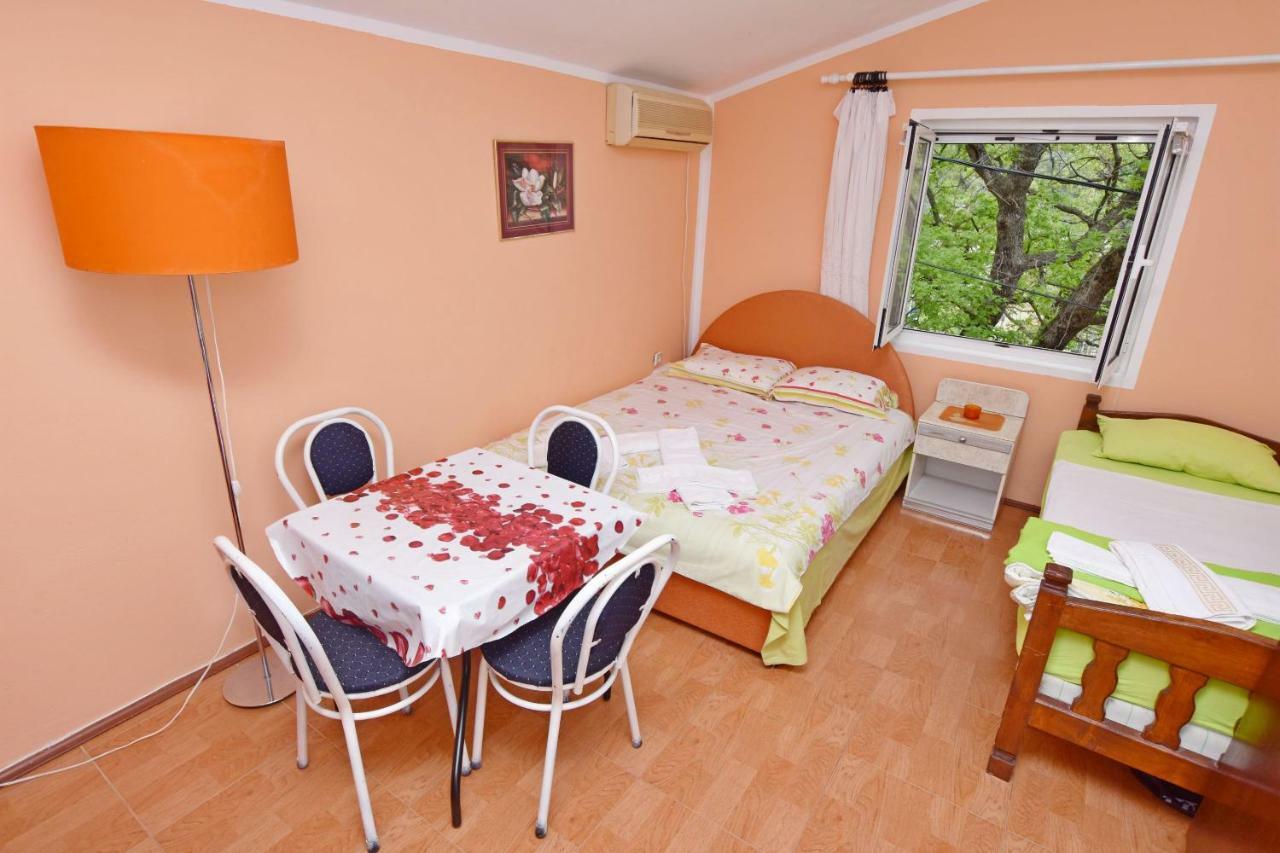Apartments Siljak Petrovac Екстериор снимка