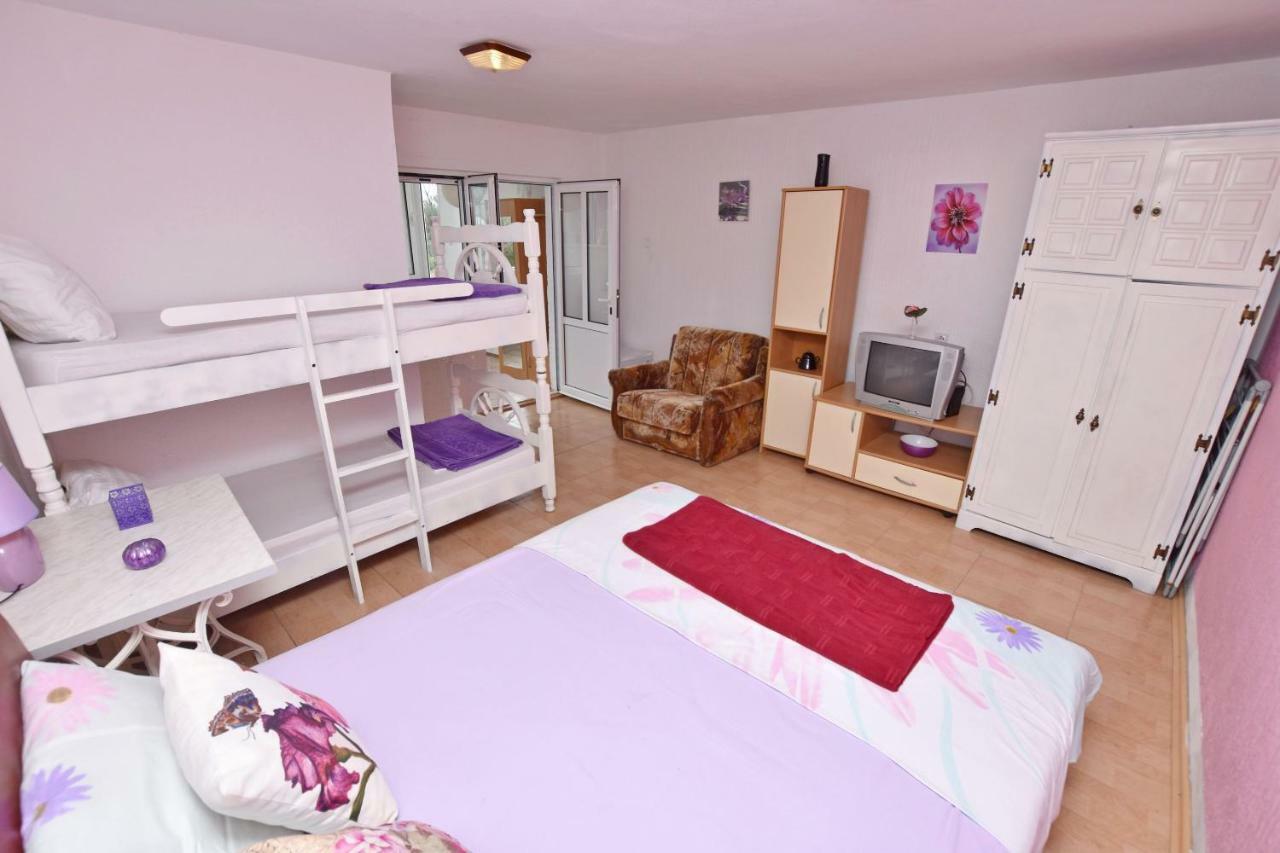 Apartments Siljak Petrovac Екстериор снимка