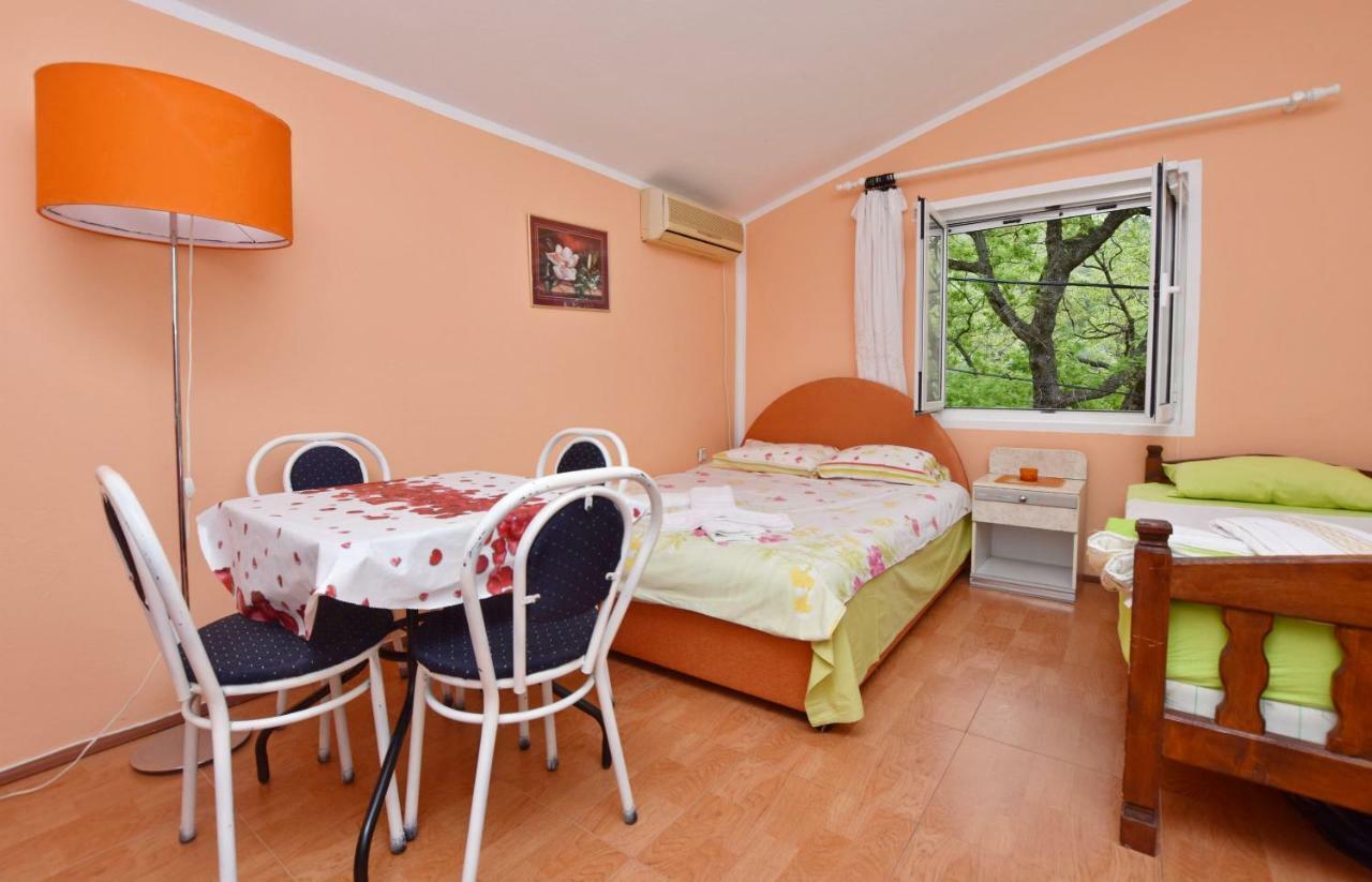 Apartments Siljak Petrovac Екстериор снимка