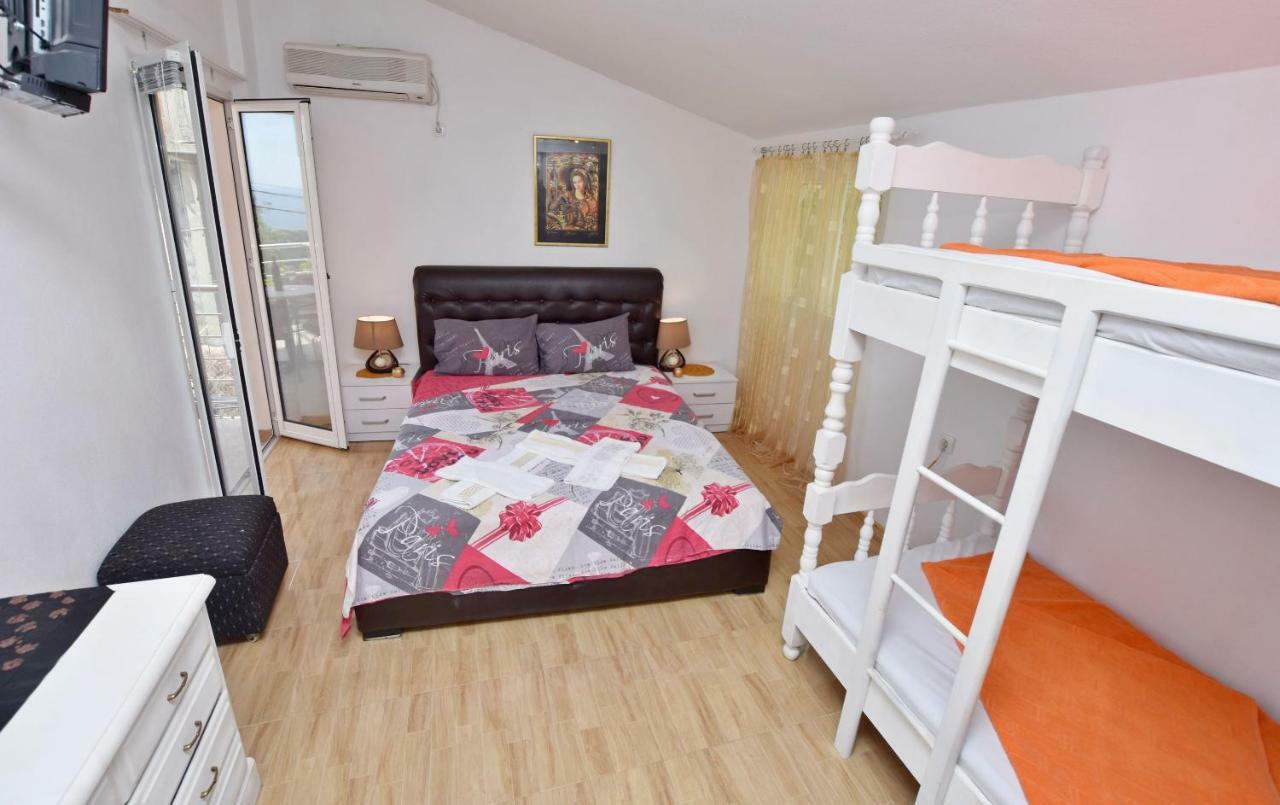 Apartments Siljak Petrovac Екстериор снимка