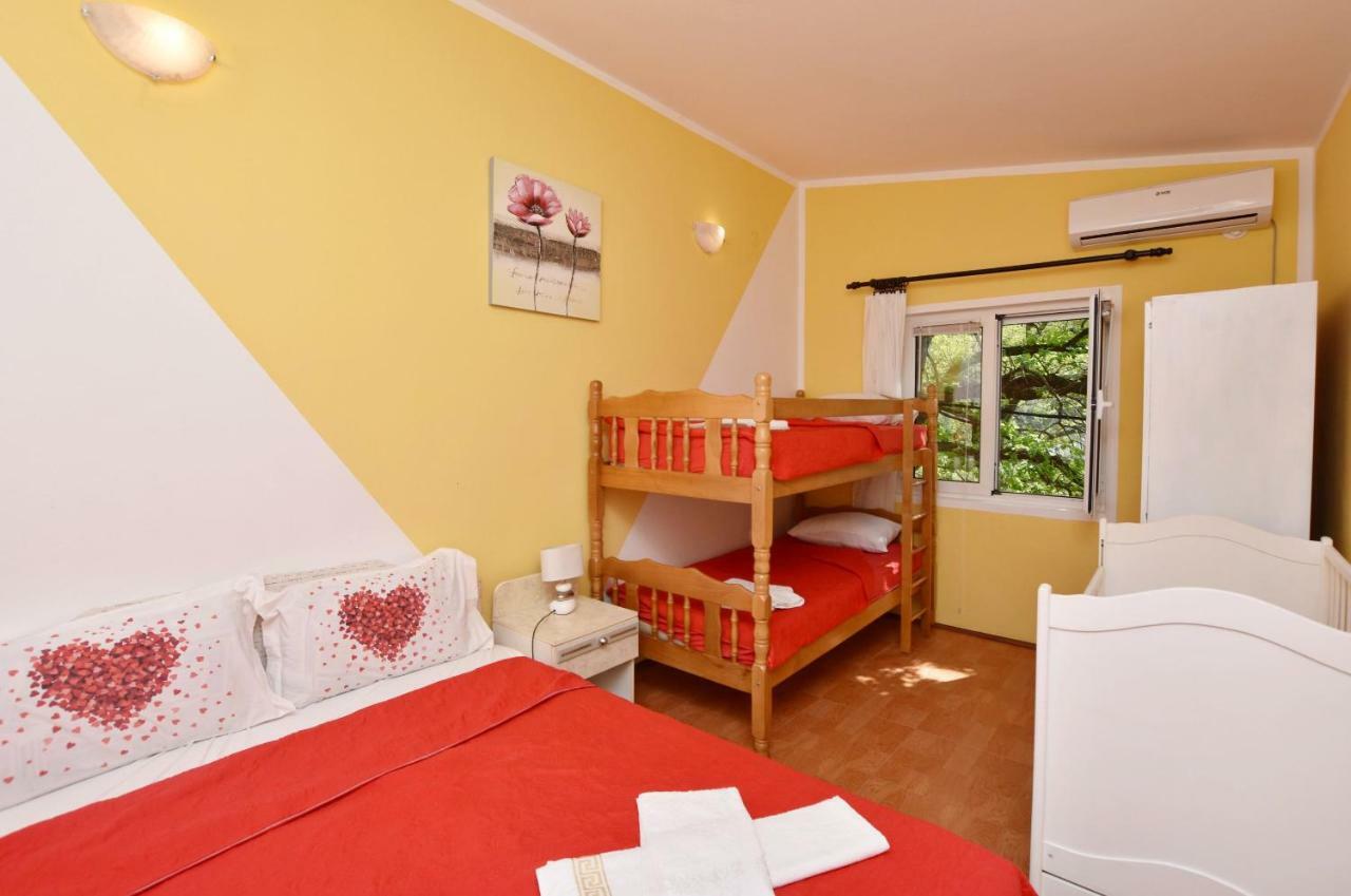 Apartments Siljak Petrovac Екстериор снимка